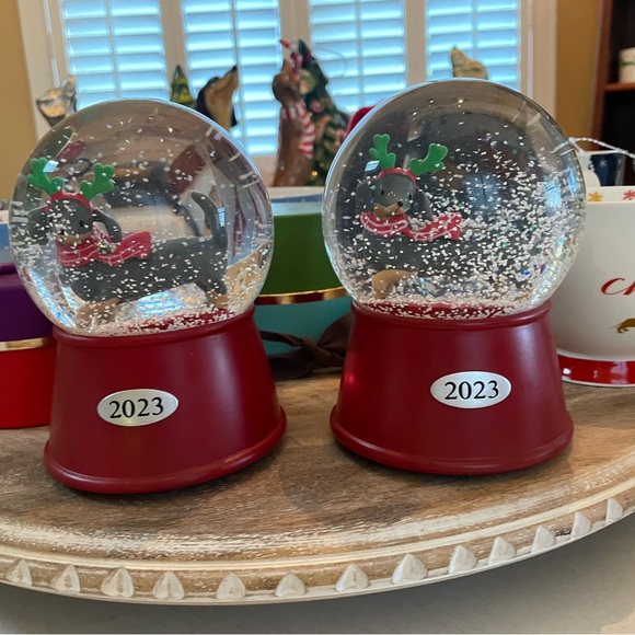 DACHSHUND CHRISTMAS SNOW GLOBE ALSO PLAYS JINGLE BELLS NWT snowglobe - Picture 7 of 8